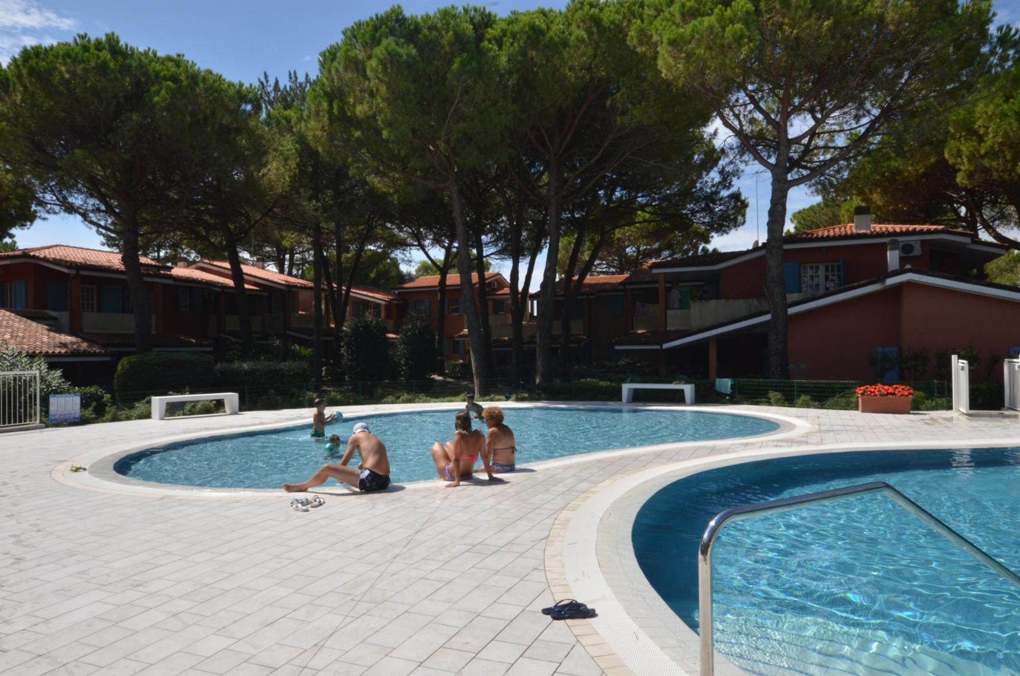 ביביונה Villaggio Euro Residence Club מראה חיצוני תמונה